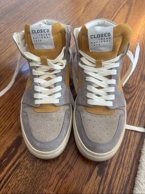 CLOSED Suede High-Top Sneakers in Gray and Mustard